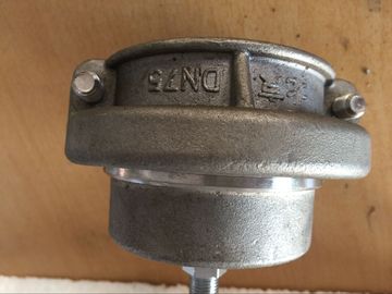 L'embout de tuyau en plastique mental de PVC de 75mm couvre à moitié rond la surface de revêtement de nickel de forme de pot